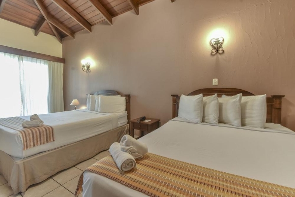 La Riviera Hotel B&B (San Antonio)